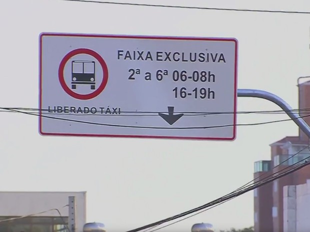 Eixo Barão Geraldo recebe faixas exclusivas para ônibus em Campinas (Foto: Reprodução EPTV) Eixo Barão Geraldo recebe faixas exclusivas para ônibus em Campinas (Foto: Reprodução EPTV)