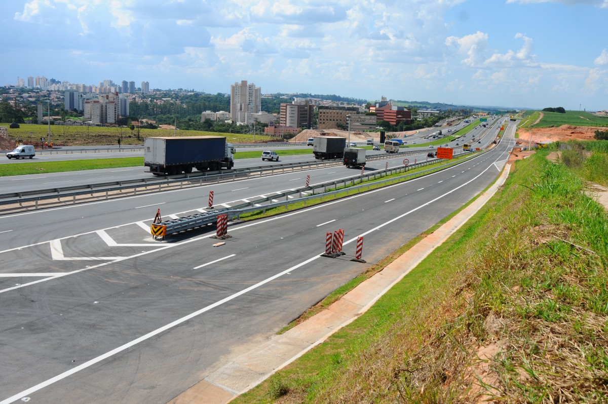 Nova via que dará acesso ao Galleria Shopping: concessionária vai implantar sinalização especial, com painéis de alerta sobre mudanças para orientar motoristas que usam o trecho